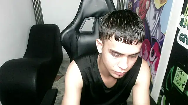 zacariasss  online show from December 31, 2024, 10:12 pm