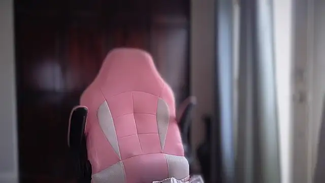 Snapshot of longislandprincess chatting on March 31, 2026, 5:59 pm longislandprincess online show from March 31, 2026, 5:59 pm