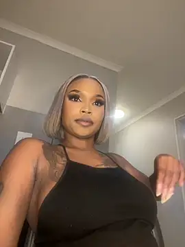 Snapshot of InkLady444 chatting on December 5, 2025, 1:49 am InkLady444 online show from December 5, 2025, 1:49 am