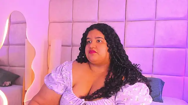 Snapshot of Miley_Collins chatting on November 11, 2025, 7:52 pm Miley Collins online show from November 11, 2025, 7:52 pm