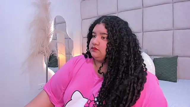 Snapshot of Miley_Collins chatting on December 5, 2025, 8:06 pm Miley Collins online show from December 5, 2025, 8:06 pm