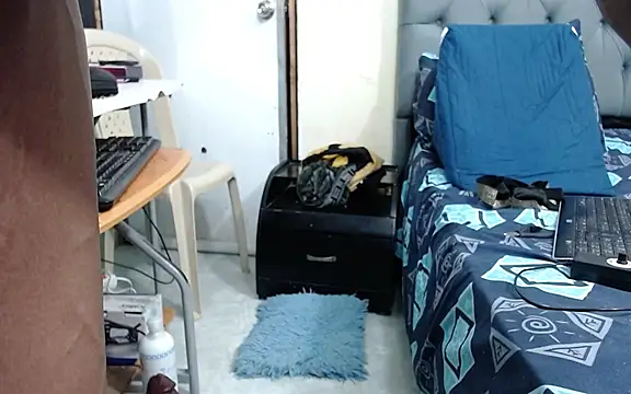 Snapshot of Ryan_Vergon chatting on March 3, 2025, 4:54 am Ryan Vergon online show from March 3, 2025, 4:54 am