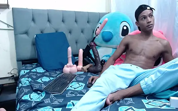 Snapshot of Ryan_Vergon chatting on March 7, 2025, 8:44 pm Ryan Vergon online show from March 7, 2025, 8:44 pm