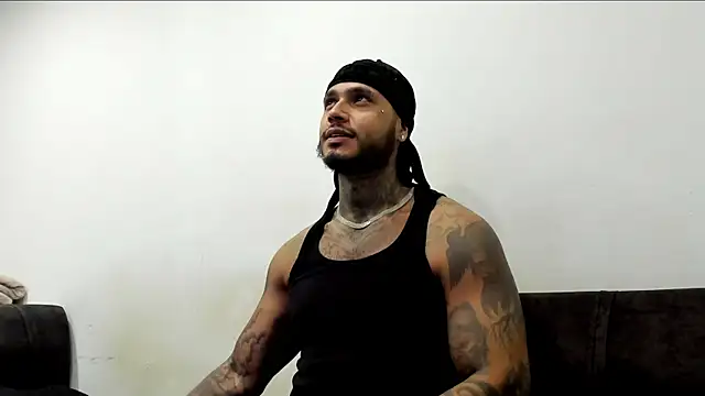 Snapshot of Exotic_tatto27121 chatting on June 6, 2026, 2:28 am Exotic tatto27121 online show from June 6, 2026, 2:28 am
