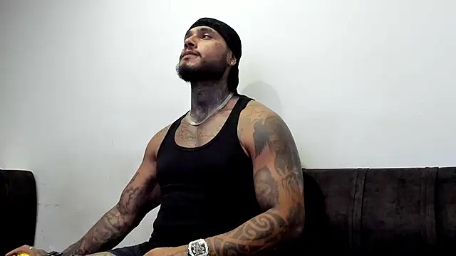Snapshot of Exotic_tatto27121 chatting on May 28, 2026, 3:36 am Exotic tatto27121 online show from May 28, 2026, 3:36 am