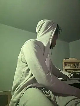 SluttyLyfe4L online show from April 9, 2026, 5:31 am