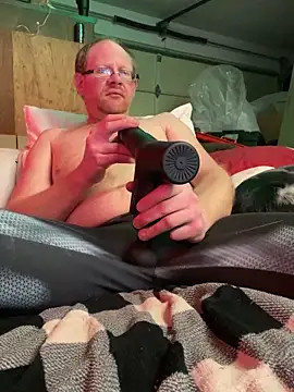 Snapshot of theoneandonlyniko chatting on December 7, 2024, 1:19 am theoneandonlyniko online show from December 7, 2024, 1:19 am