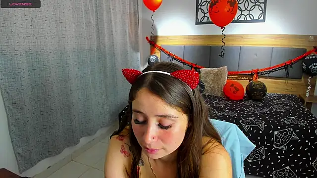 Snapshot of martina_lujann chatting on October 29, 2025, 12:59 pm martina lujann online show from October 29, 2025, 12:59 pm