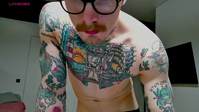 Snapshot of white_King9999 chatting on December 3, 2025, 3:51 am white King9999 online show from December 3, 2025, 3:51 am