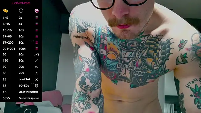 Snapshot of white_King9999 chatting on December 5, 2025, 4:00 am white King9999 online show from December 5, 2025, 4:00 am