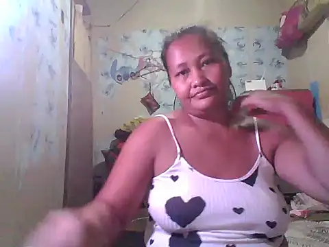 Snapshot of Sweetchuby1995 chatting on May 30, 2026, 12:06 am Sweetchuby1995 online show from May 30, 2026, 12:06 am
