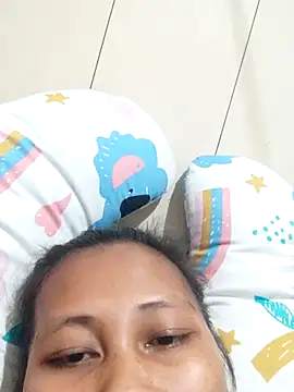 Snapshot of Sweetchuby1995 chatting on April 13, 2026, 1:37 pm Sweetchuby1995 online show from April 13, 2026, 1:37 pm