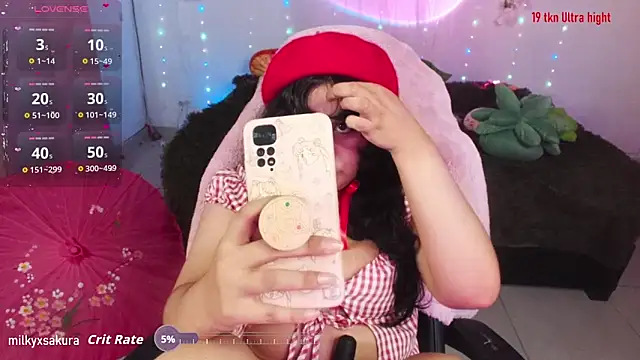 Snapshot of MilkyXSakura chatting on November 5, 2025, 2:14 am MilkyXSakura online show from November 5, 2025, 2:14 am