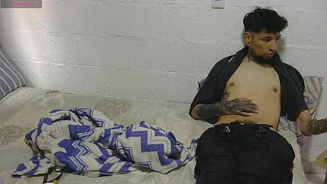 Snapshot of Garou_u chatting on December 17, 2025, 6:24 pm Garou u online show from December 17, 2025, 6:24 pm