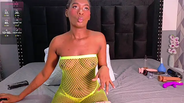 petitelittleebony online show from March 11, 2026, 3:22 am