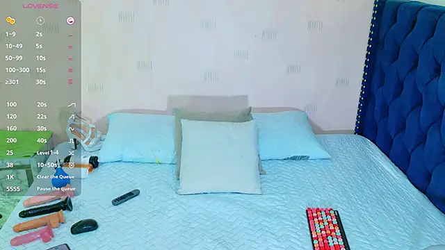 Snapshot of petitelittleebony chatting on September 27, 2025, 2:28 am petitelittleebony online show from September 27, 2025, 2:28 am