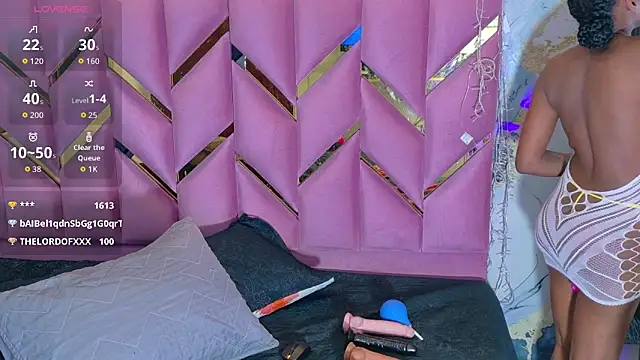 Snapshot of petitelittleebony chatting on September 12, 2025, 7:57 pm petitelittleebony online show from September 12, 2025, 7:57 pm