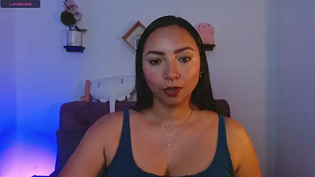 Snapshot of Emmi_Cam chatting on September 10, 2025, 2:10 am Emmi Cam online show from September 10, 2025, 2:10 am