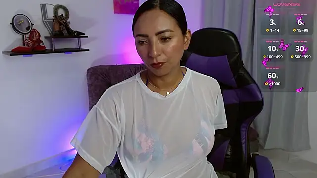 Emmi Cam online show from March 31, 2026, 1:02 pm