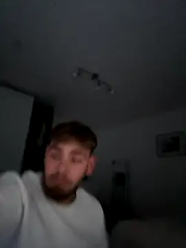 JuNIs  online show from September 8, 2025, 10:09 pm