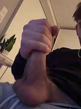 JuNIs  online show from October 21, 2025, 5:12 pm