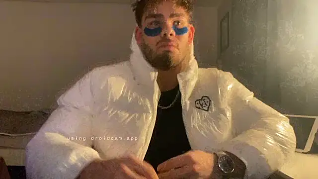 JuNIs  online show from December 9, 2024, 9:58 pm