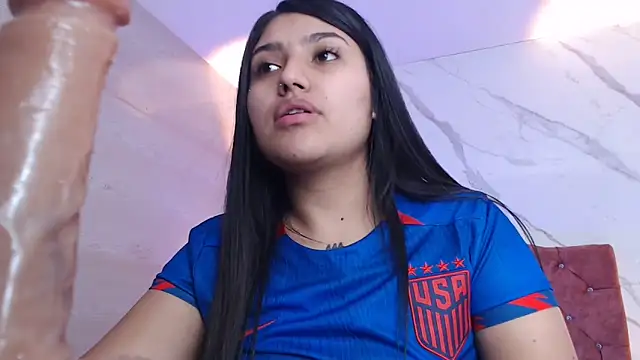 SarahStones online show from April 18, 2026, 7:54 am