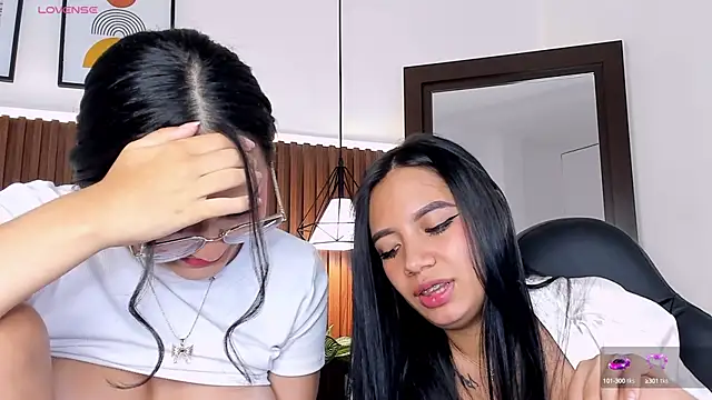 Snapshot of emma_white_01 chatting on February 28, 2025, 5:48 am emma white 01 online show from February 28, 2025, 5:48 am