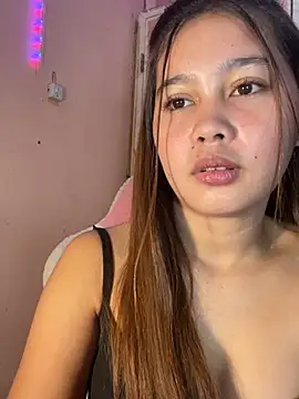 Snapshot of ursweet_babygirl chatting on February 26, 2026, 4:18 pm ursweet babygirl online show from February 26, 2026, 4:18 pm