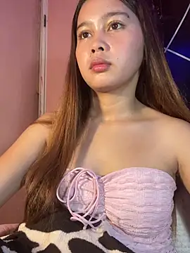 Snapshot of ursweet_babygirl chatting on March 1, 2026, 5:35 pm ursweet babygirl online show from March 1, 2026, 5:35 pm