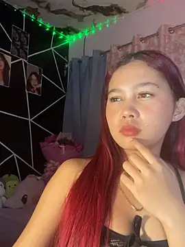 Snapshot of ursweet_babygirl chatting on July 5, 2026, 5:31 pm ursweet babygirl online show from July 5, 2026, 5:31 pm