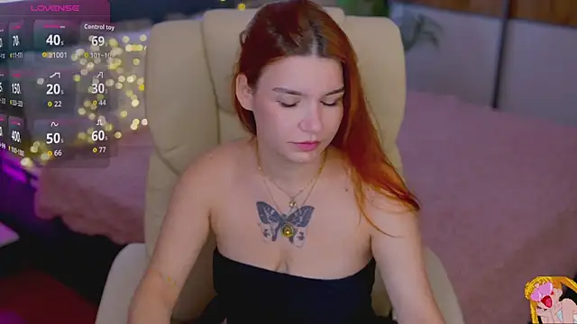 RedShinee online show from November 5, 2025, 7:44 am