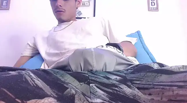 harrytomson 1 online show from February 18, 2025, 2:27 pm