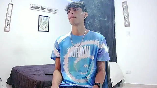 harrytomson 1 online show from November 6, 2025, 10:41 am