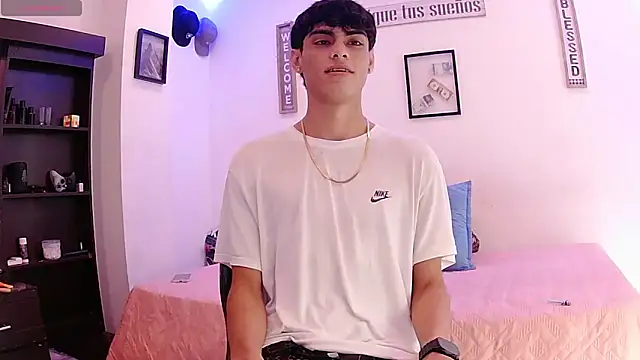 harrytomson 1 online show from September 9, 2025, 3:54 pm