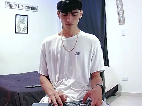 harrytomson 1 online show from November 29, 2025, 11:49 pm