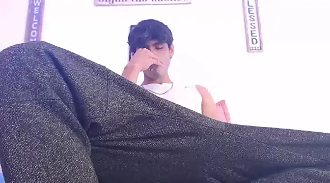 harrytomson 1 online show from March 3, 2025, 8:21 pm