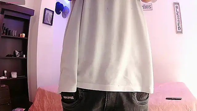 harrytomson 1 online show from September 12, 2025, 1:55 pm