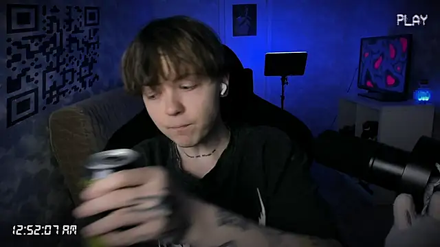 charonbaby1 online show from November 9, 2025, 9:52 pm