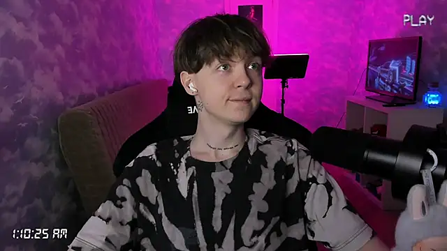 charonbaby1 online show from October 27, 2025, 10:11 pm