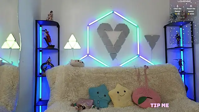 Snapshot of littlevixen18 chatting on November 19, 2025, 1:44 pm littlevixen18 online show from November 19, 2025, 1:44 pm