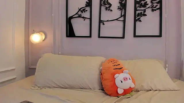 zoe roux21 online show from November 23, 2025, 2:54 am