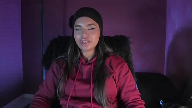 Snapshot of zoe_roux21 chatting on December 17, 2025, 3:00 am zoe roux21 online show from December 17, 2025, 3:00 am