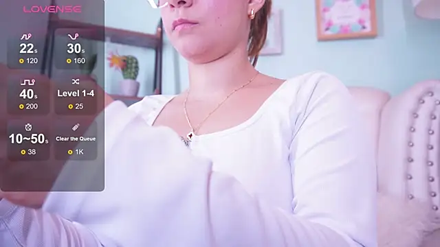 Snapshot of honey_fox1 chatting on February 7, 2026, 9:12 pm honey fox1 online show from February 7, 2026, 9:12 pm