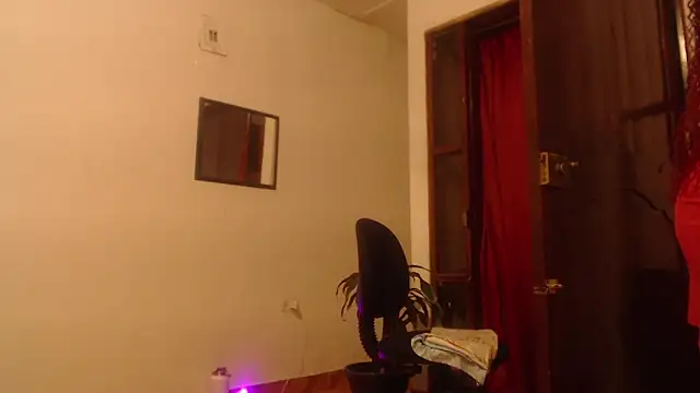 Snapshot of cougar_town chatting on November 22, 2025, 12:10 am cougar town online show from November 22, 2025, 12:10 am