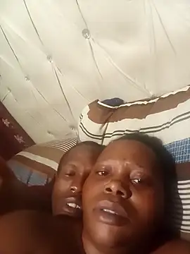 Feliciaxxxxx online show from April 10, 2026, 1:45 am