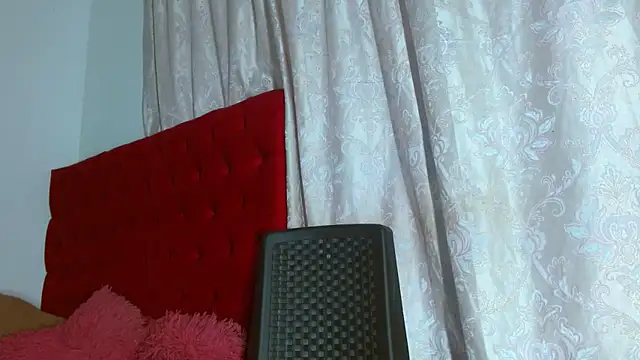 Snapshot of cristinamontiel chatting on October 7, 2025, 2:18 pm cristinamontiel online show from October 7, 2025, 2:18 pm