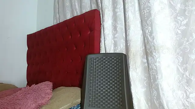 Snapshot of cristinamontiel chatting on October 11, 2025, 2:29 pm cristinamontiel online show from October 11, 2025, 2:29 pm