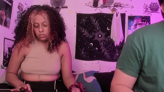 Snapshot of hothoneychile chatting on January 8, 2026, 11:33 pm hothoneychile online show from January 8, 2026, 11:33 pm