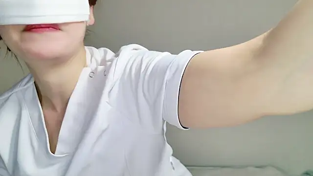 erokangoshi-nene online show from November 3, 2025, 3:26 pm